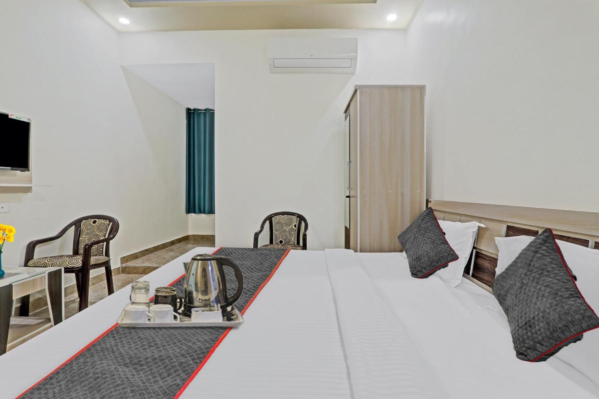 Townhouse P.S.Palace Near Amausi Metro Station Lucknow Extérieur photo