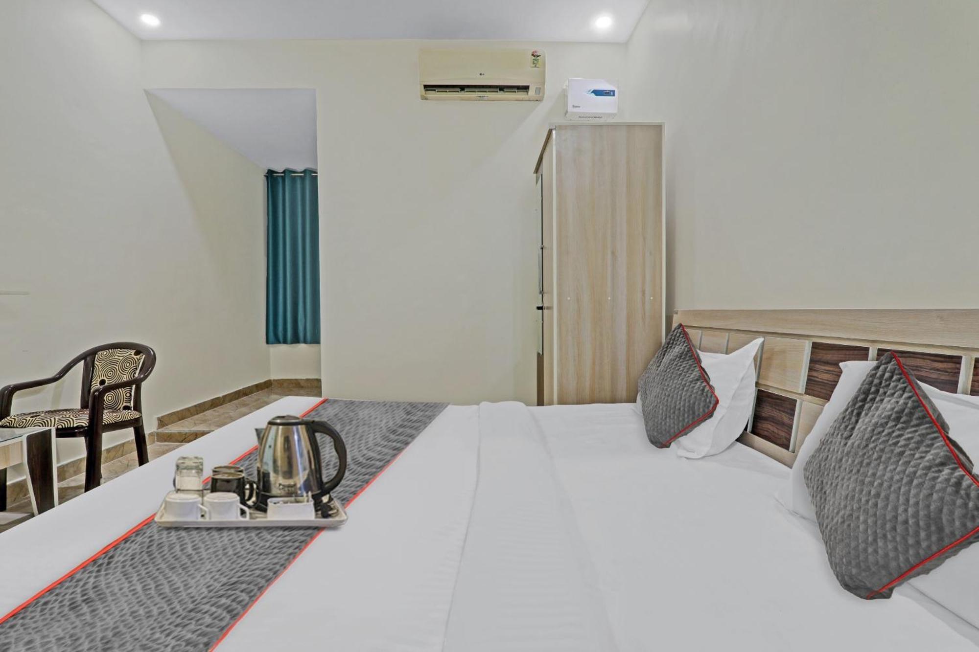 Townhouse P.S.Palace Near Amausi Metro Station Lucknow Extérieur photo